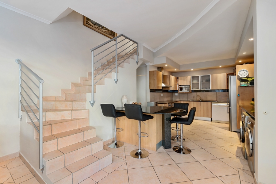 4 Bedroom Property for Sale in Bantry Bay Western Cape